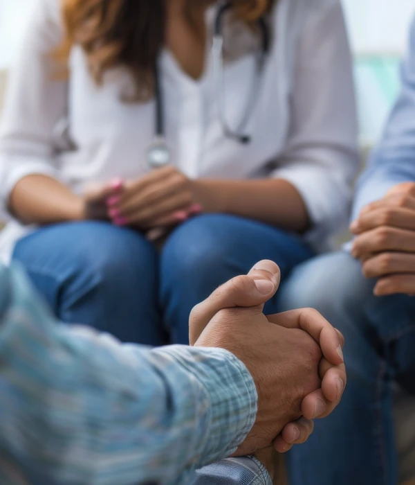 Arts die het persoonlijke behandelplan en de herstelfases vastlegt.